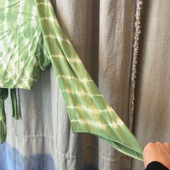 Cropped wrap top - Picture 3 of 5